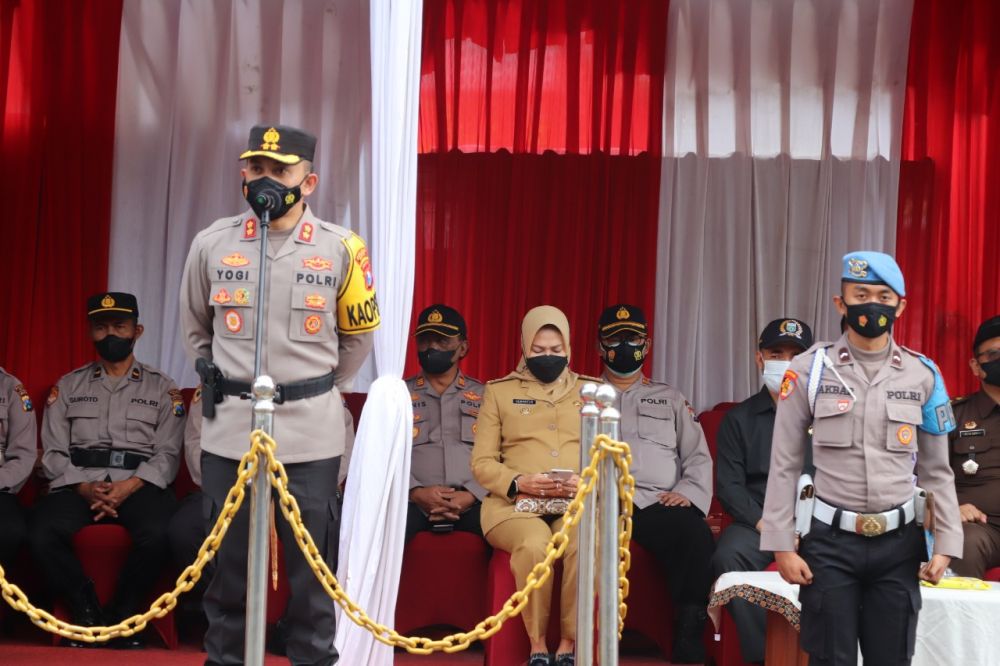 Kapolres Batu AKBP I Nyoman Yogi Hermawan saat Pimpin Apel Gelar Pasukan