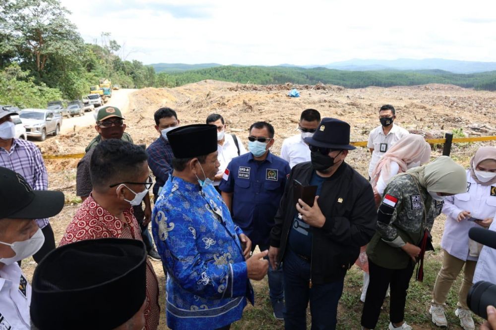 Ketua DPD RI AA LaNyalla Mahmud Mattalitti saat tinjau lokasi Ibukota Nusantara yang terletak di Kabupaten Penajam Paser Utara Kaltim beberapa waktu lalu