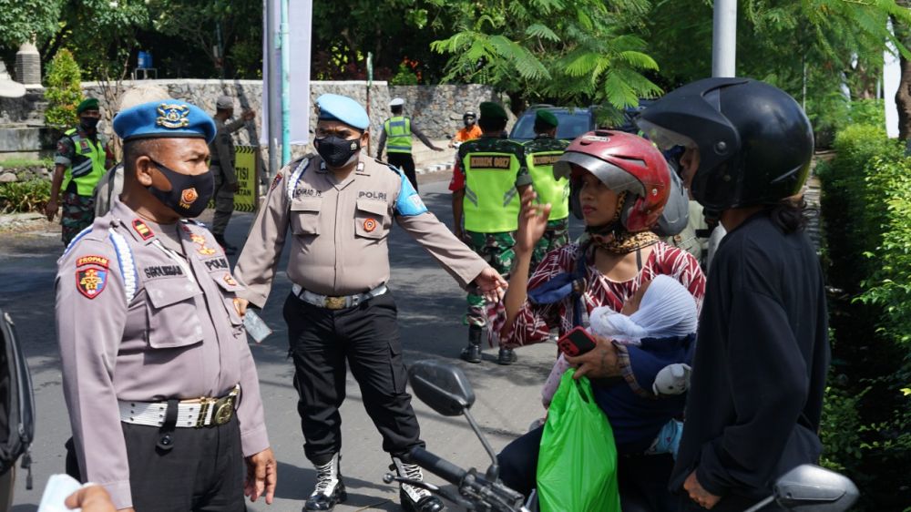 Polres Gresik terus lakukan pengetatan Prokes dengan menggelar Pamor Keris