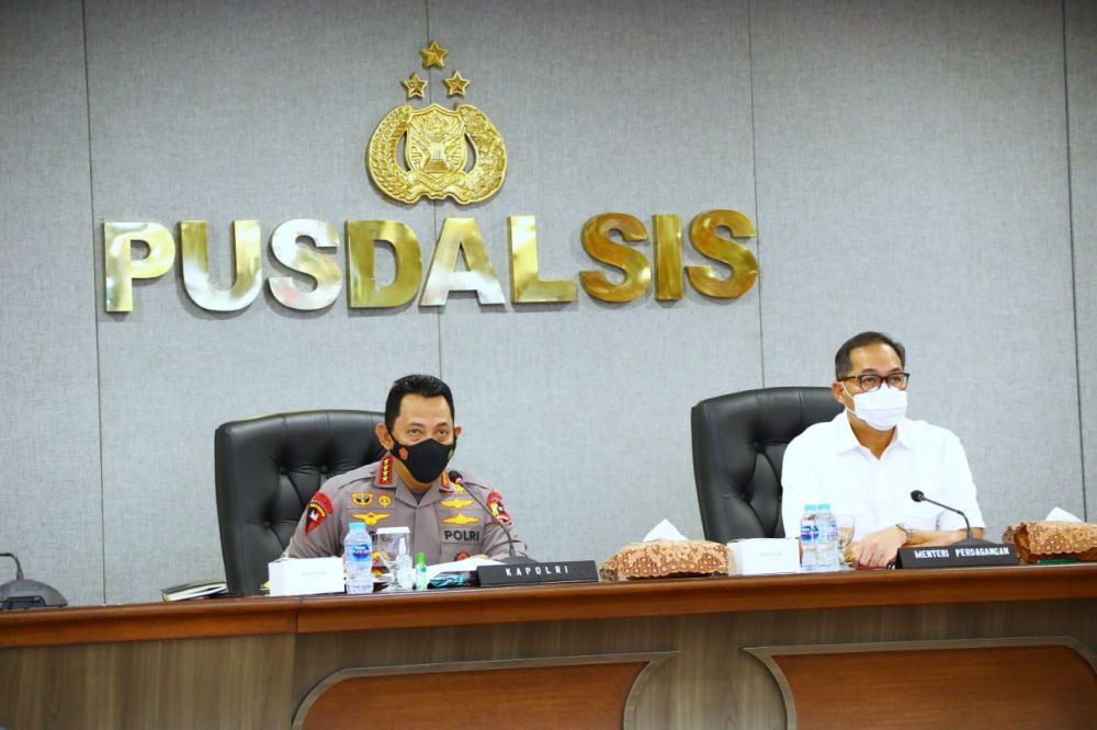 Kapolri Instruksikan Kapolda Pastikan Migor Tersedia di Pasar Tradisional dan Modern