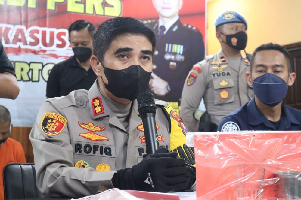 Kapolresta Mojokerto AKBP Rofiq Ripto Himawan saat memberikan keterangan 