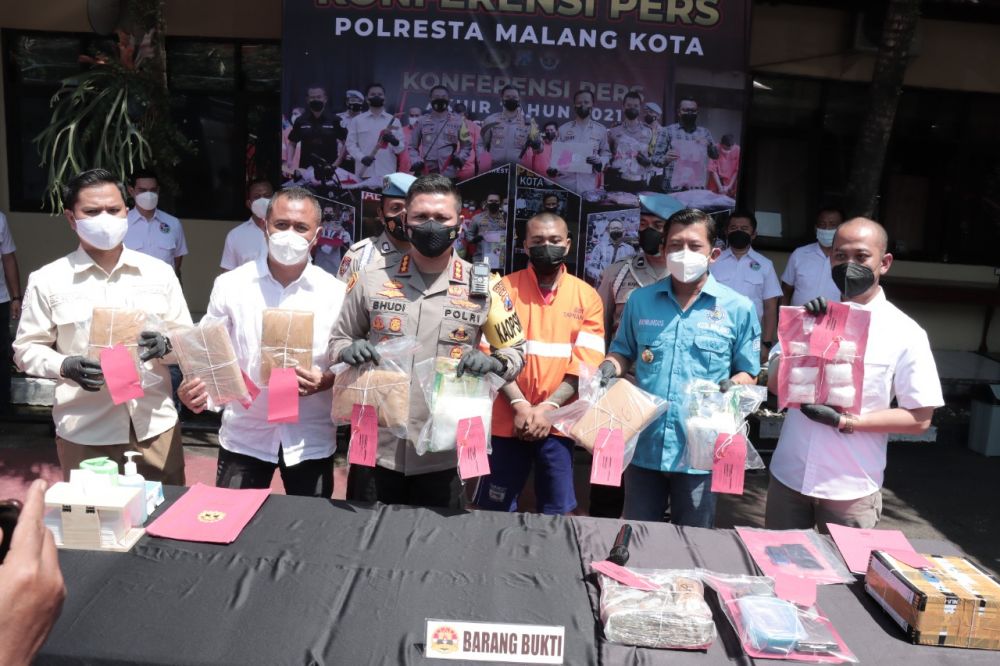 Polres Malang Kota amankan tersangka beserta barang buktinya