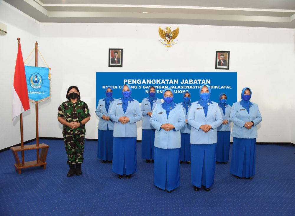 Ketua Gabungan Jalasenastri Kodiklatal Pimpin Pemberhentian dan Pengangkatan Cabang 5 Serta Reorganisasi Pengurus