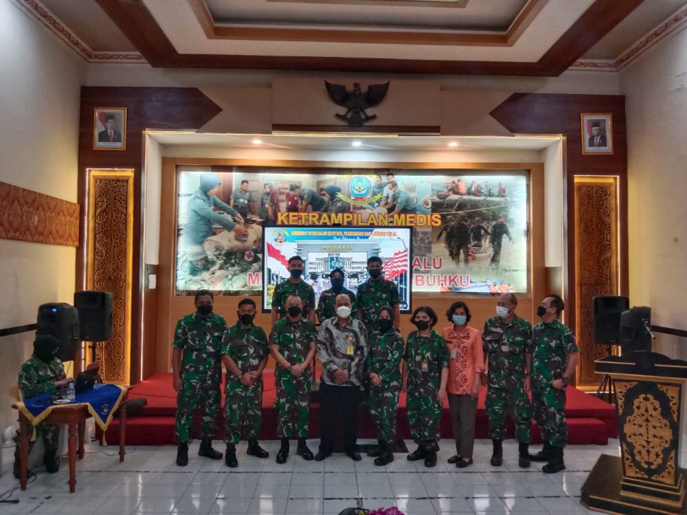 Siswa Dikmaba Kodiklatal mendapat penyegaran cara memberikan instruksi dari Unesa