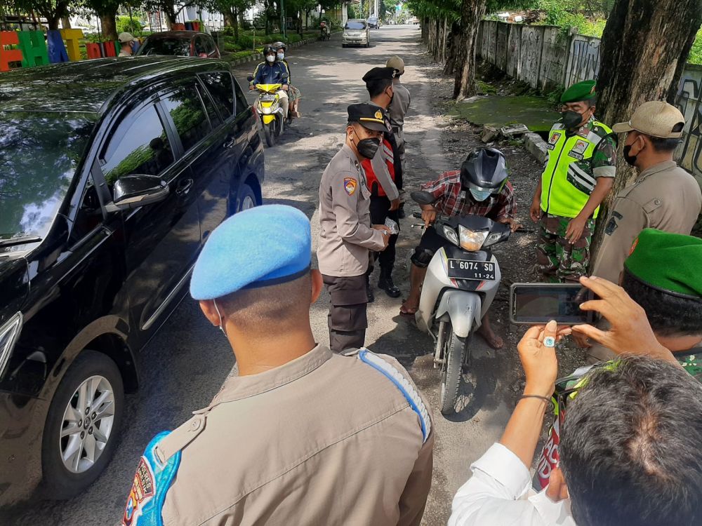 Polres Gresik terus gencarkan patroli Pamor Keris Disiplin Prokes Covid-19 