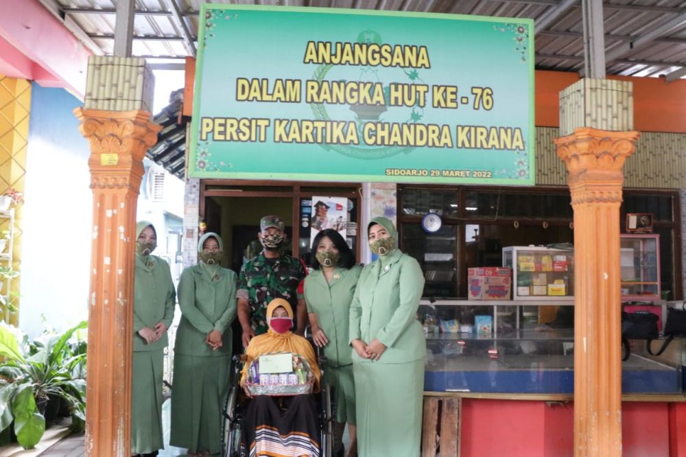 Sambut HUT ke-76 Persit Koorcabrem 084 Gelar Anjangsana