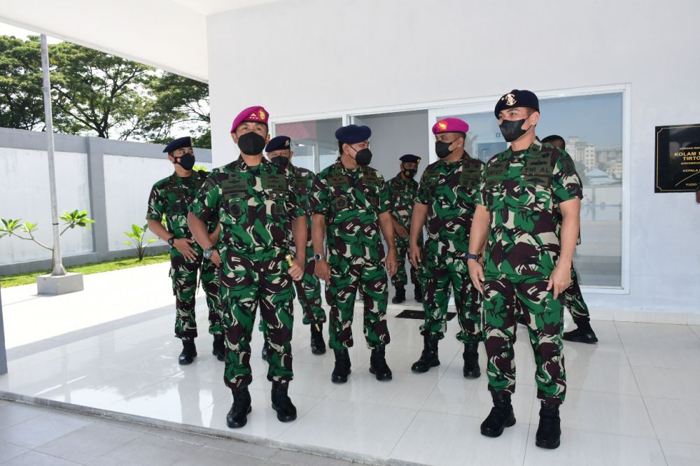 Dankodiklatal Kunker ke Lantamal Vl dan Tinjau Satdik 2 Makassar