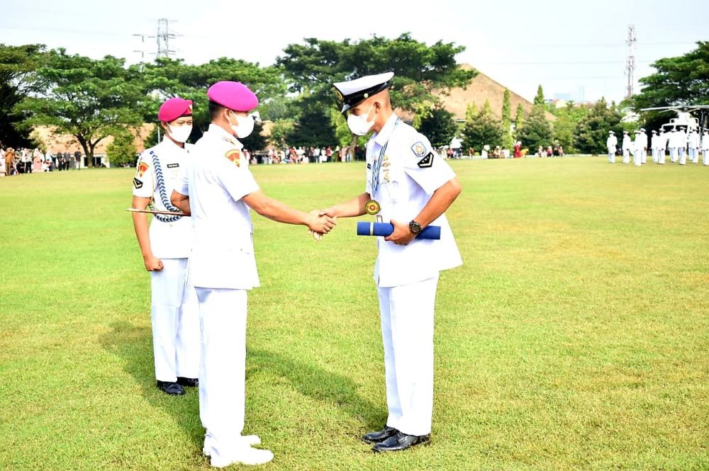 Brigjen TNI Marinir Ili Dasili resmi tutup Dikmaba angkatan XLI/l