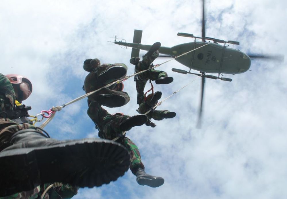 Siswa Diktaifib saat berlatih stabo tingkatkan kemampuan tempur 