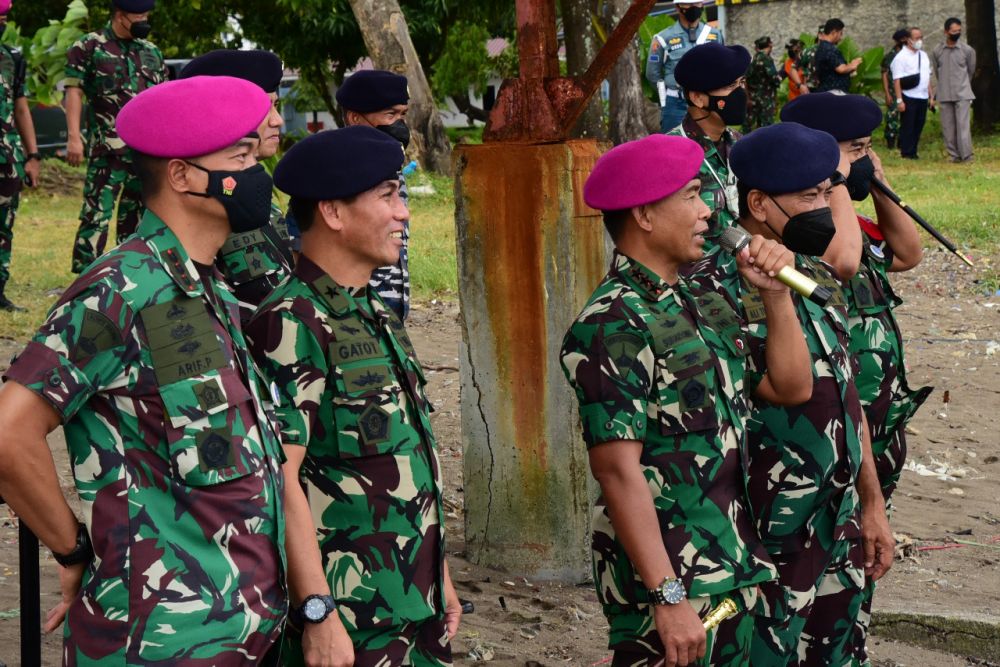 Dankodiklatal Letjen TNI Marinir Suhartono saat memberikan pembekalan ke siswa Dikmaba dan Dikmata