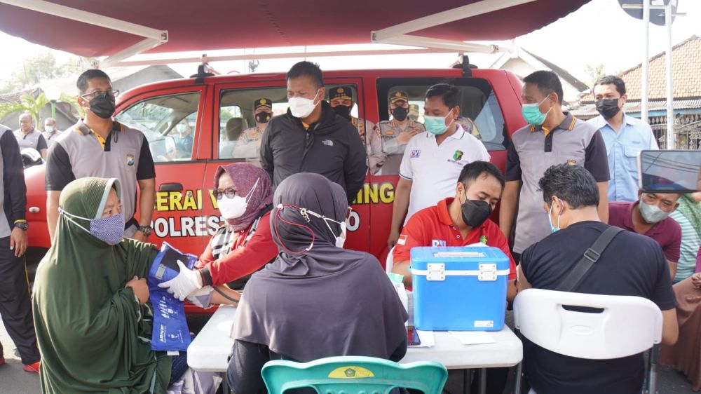 Polresta Sidoarjo gelar Gerai Vaksin Booster di pasar tradisional
