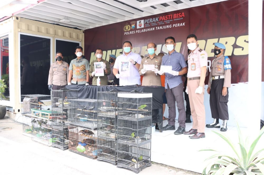 Polres Pelabuhan Tanjung Perak amankan tersangka beserta barang buktinya 