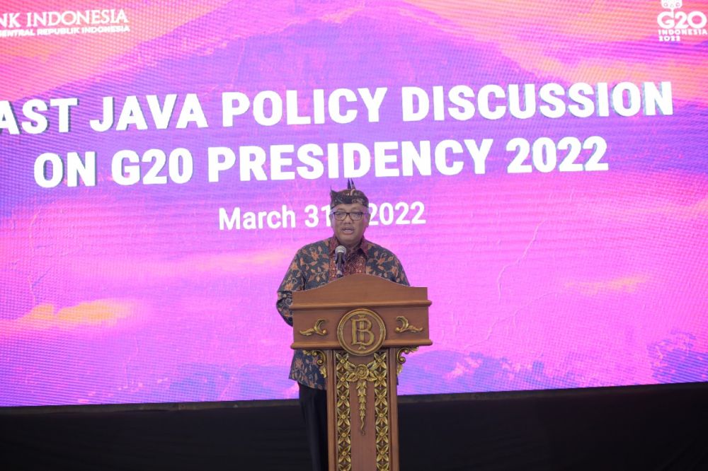 Budi Hanoto Kepala Perwakilan Bank Indonesia Jatim saat memberikan sambutan 