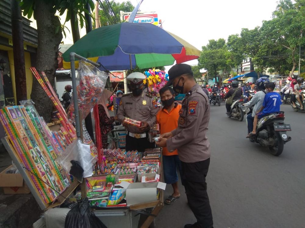 Polres Gresik Razia Petasan Demi Ciptakan Kondisi Aman saat Ramadhan