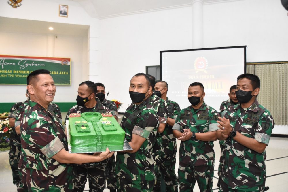 Danrem 084/BJ Brigjen TNI Widjanarko saat gelar syukuran