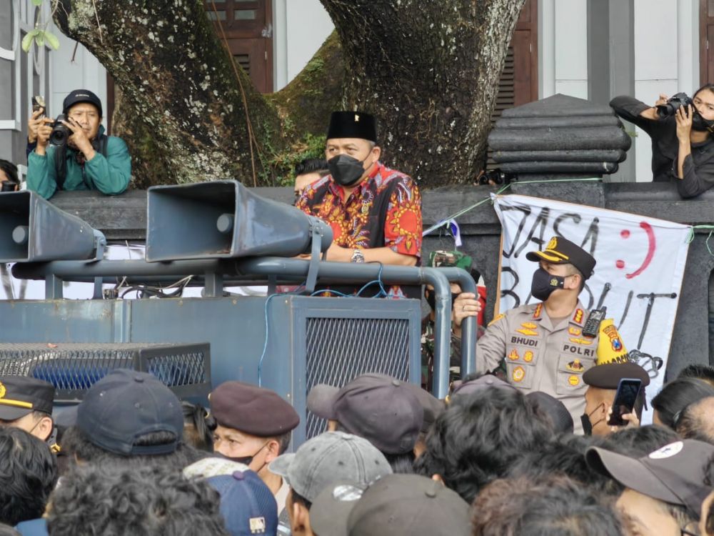 Polresta Malang Kota Libatkan Pasukan Asmaul Husna saat Kawal Aksi BEM