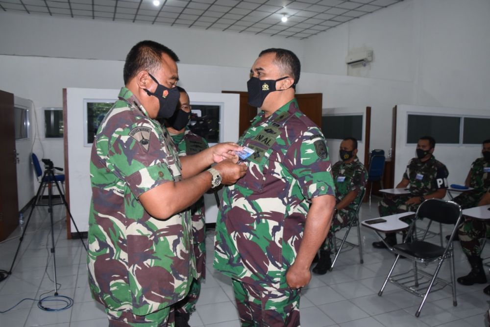 Kapokgadik Kodiklatal Laksma TNI Zulkifli Mahmud secara resmi tutup Micro Teaching