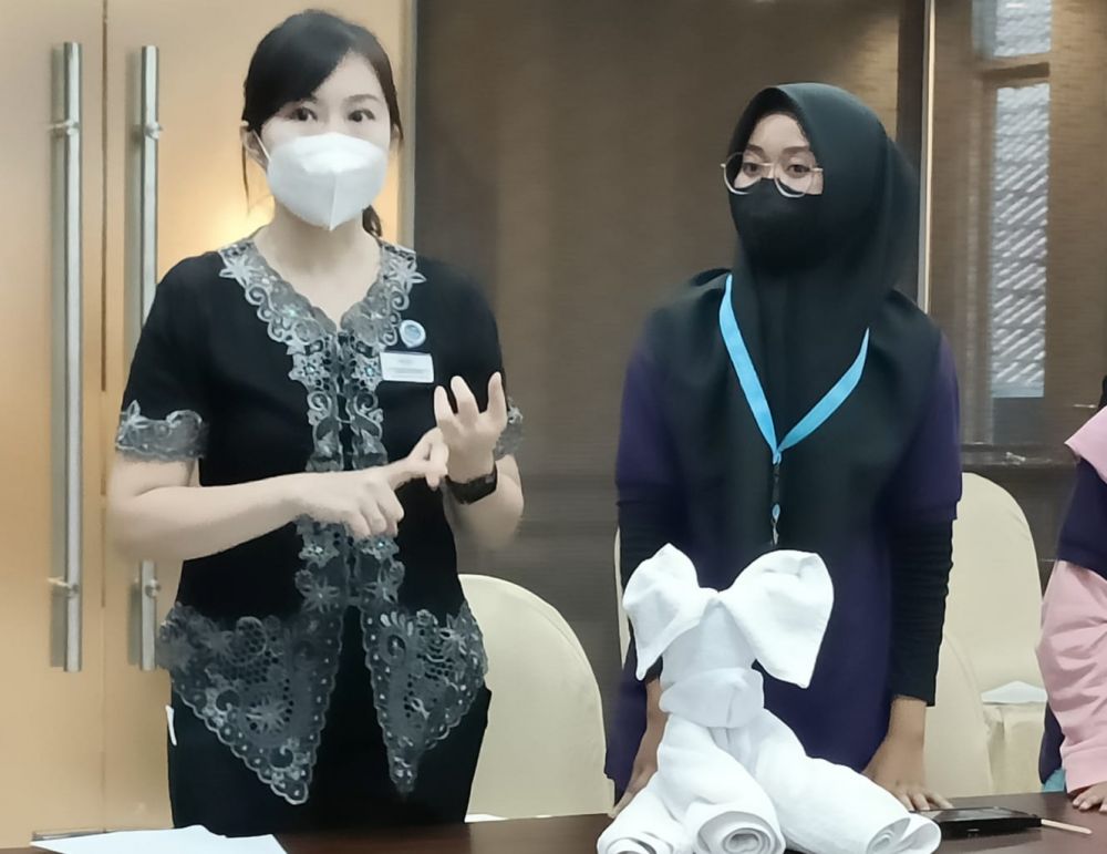 Mercure Surabaya Grand Mirama saat memperkenalkan LP4Y dalam mendukung wanita muda untuk tetap berkarya