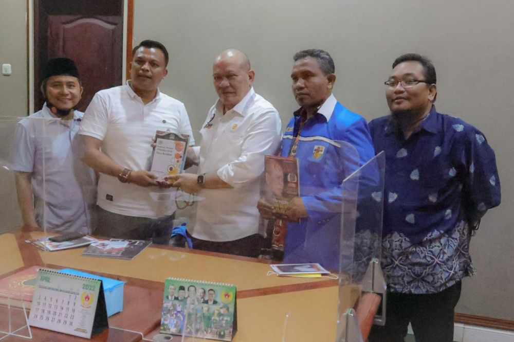 Ketua DPD RI AA LaNyalla Mahmud Mattalitti saat bertemu KNPI Jatim 