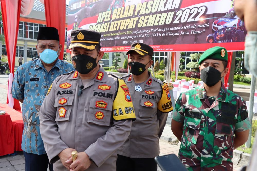 Kapolres Gresik AKBP Mochamad Nur Azis saat pimpin apel pasukan ketupat Semeru 