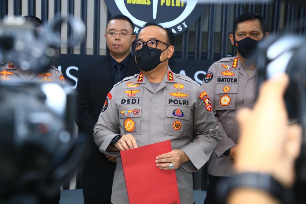 Kadiv Humas Polri Irjen Dedi Prasetyo saat memberikan keterangan 