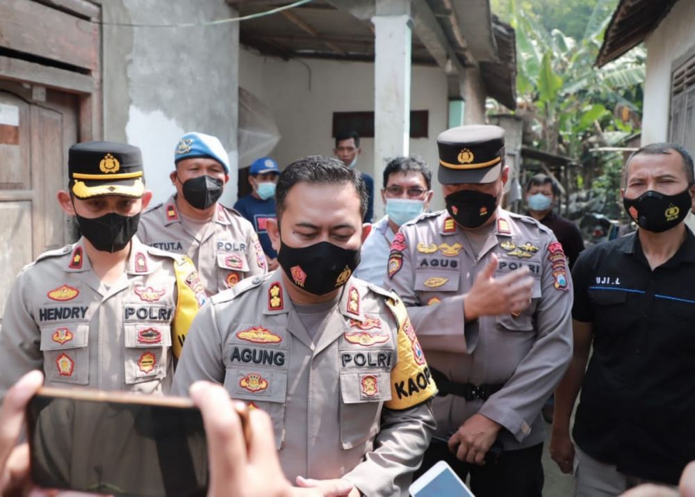 Kapolres Kediri AKBP Agung Setyo Nugroho saat memberikan keterangan 