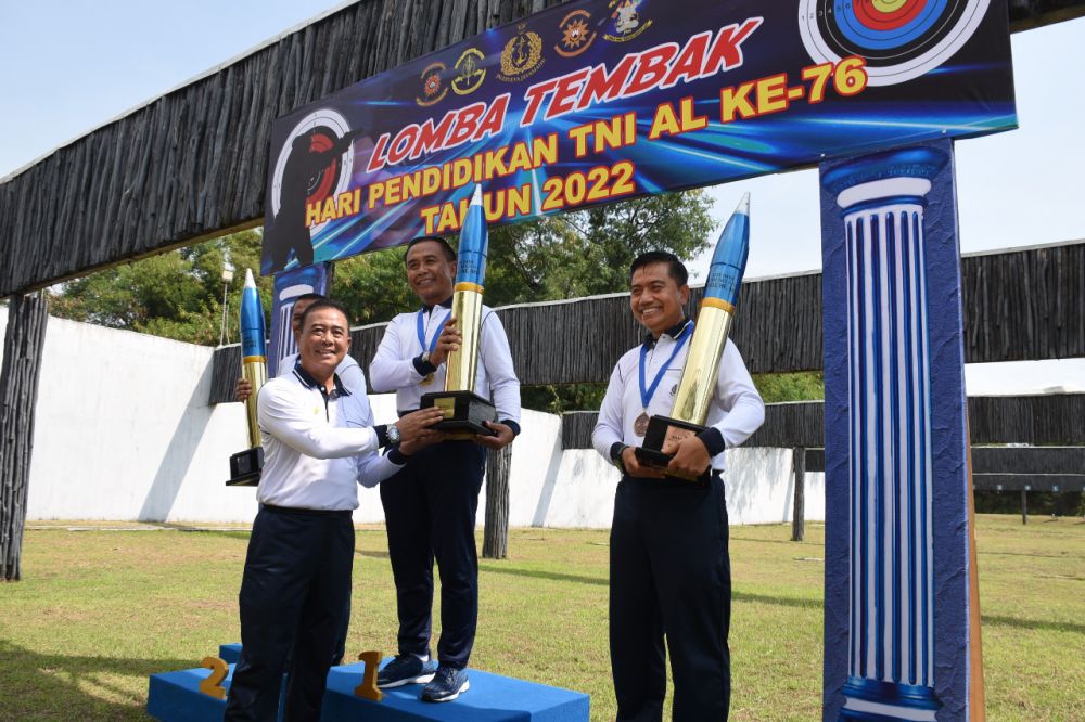 Dankodiklatal Letjen TNI Marinir Suhartono menjadi juara 1 di Eksekutif Pati