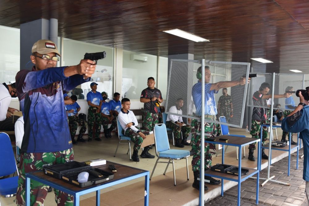 Prajurit TNI AL peringati Hardikal ke-76 adu ketrampilan menembak