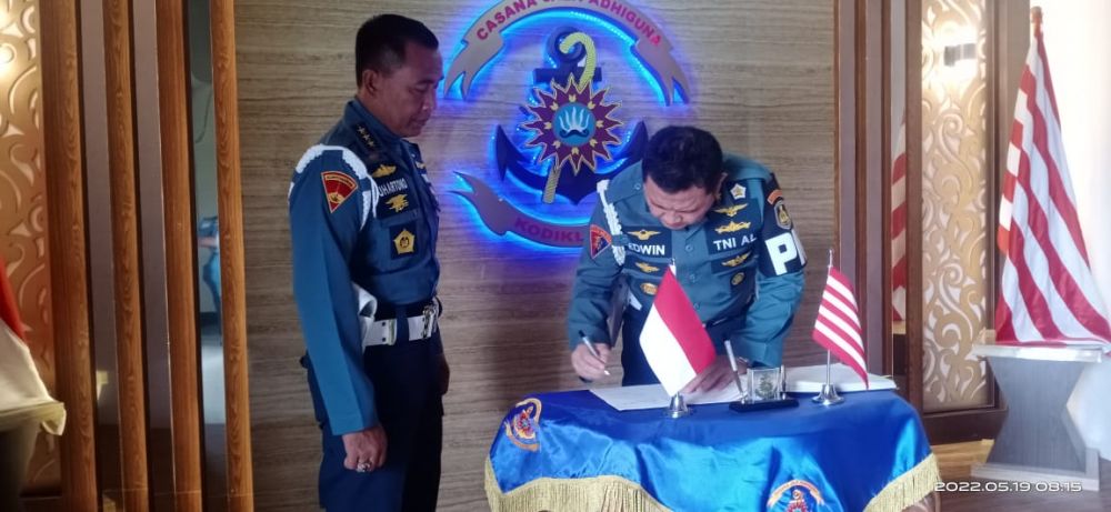 Dankodiklatal Letjen TNI Marinir Suhartono saat terima silaturahmi Danpuspomal Laksamana Muda TNI Edwin di Mako Bumimoro