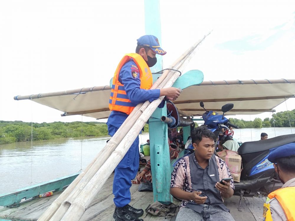 Satpolair Polres Sampang saat sosialisasi terkait motor Bodong