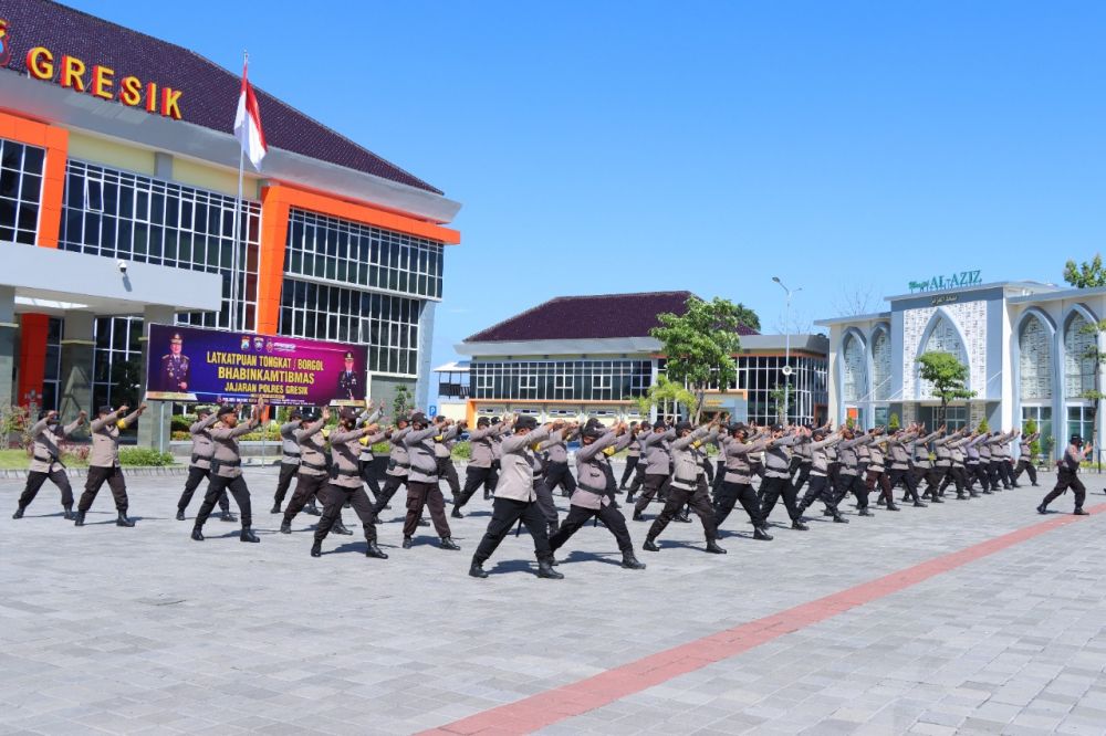 Bhabinkamtibmas Polres Gresik saat tingkatkan kemampuan menjaga Kamtibmas