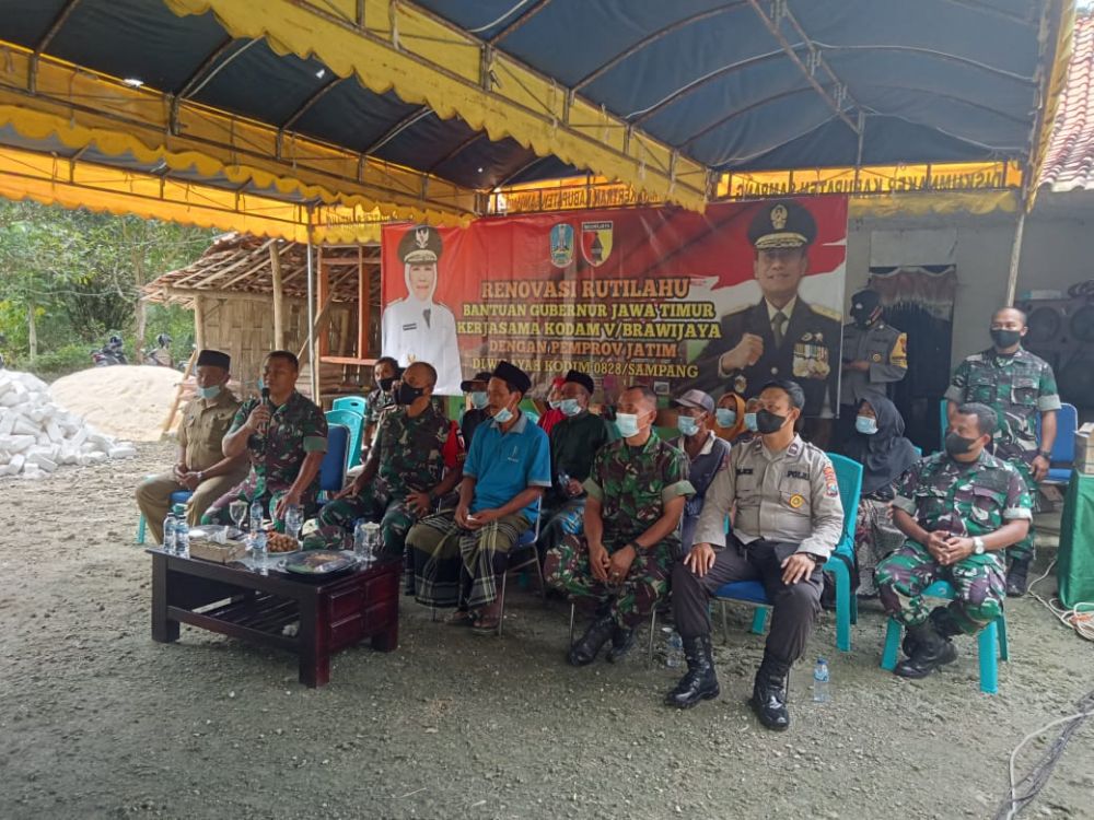 Kasrem 084/BJ Kolonel Inf H. Sugiyono saat hadiri acara rutilahu di Sampang