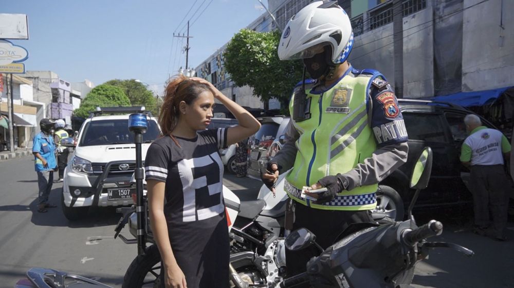 Satlantas Polres Gresik beri himbauan kepada pengendara R2