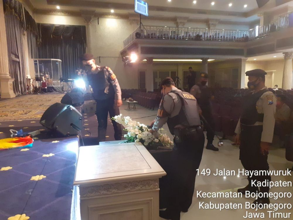 Polres Bojonegoro Sterilisasi Gereja Guna Menjamin Keamanan Ibadah Kenaikan Isa Al-Masih