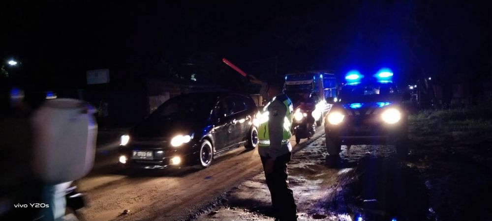 Polres Probolinggo gerak cepat tangani kemacetan karena hujan lebat