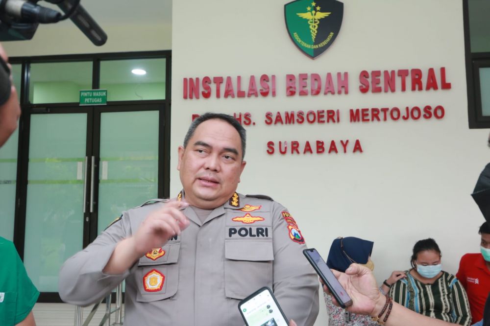 Peringati HUT Bhayangkara ke-76, Biddokkes Polda Jatim Gelar Operasi Hidrosefalus