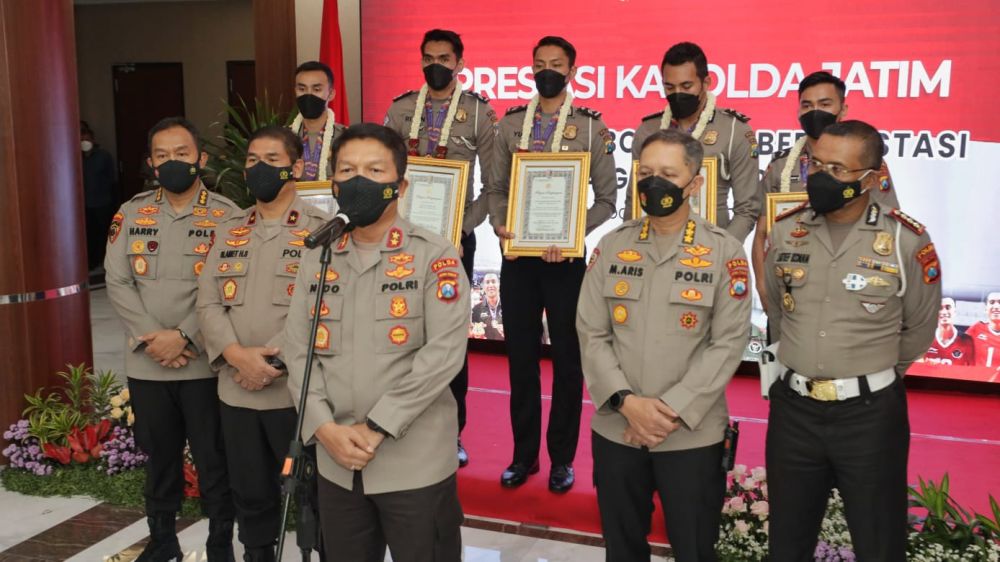 Kapolda Jatim Irjen Pol Dr Nico Afinta saat memberikan sambutan 