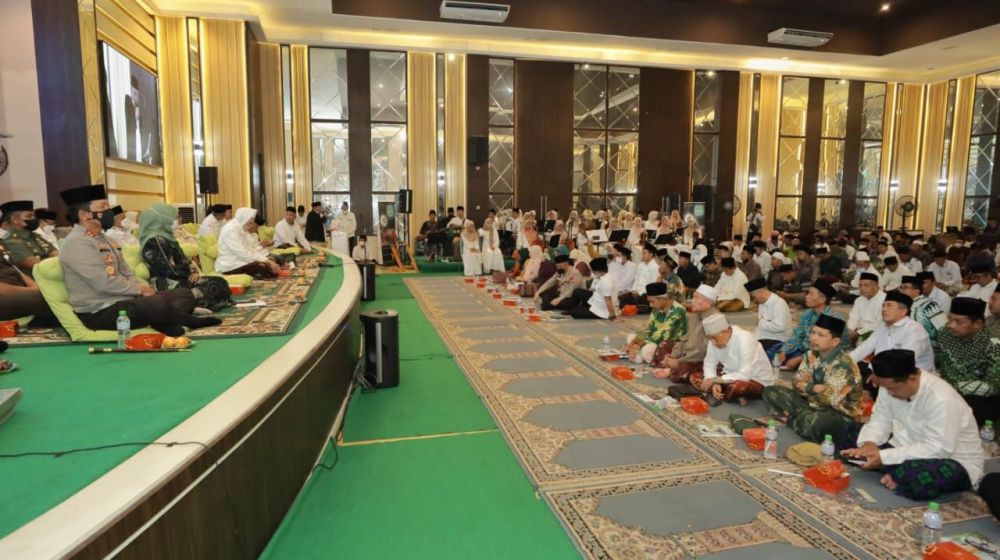 Forkopimda Jatim saat hadiri silaturahmi dan halal bihalal PWNU Jatim 