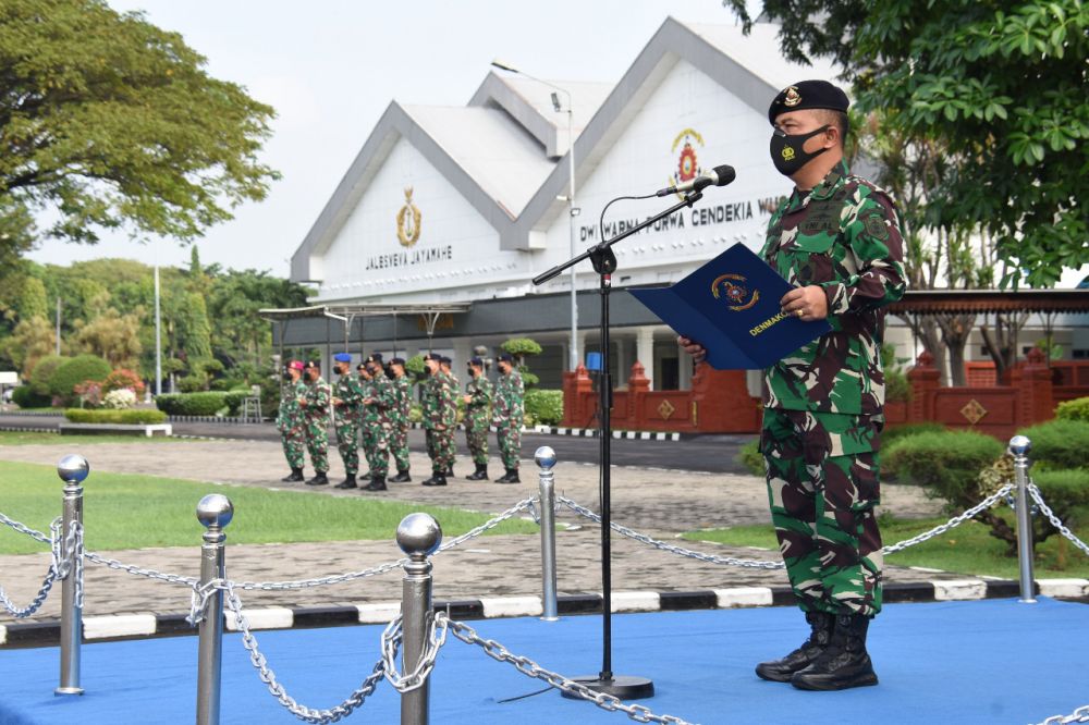 Dirdok Kodiklatal Laksma TNI May Frangky Pasuna Sihombing saat memberikan sambutan