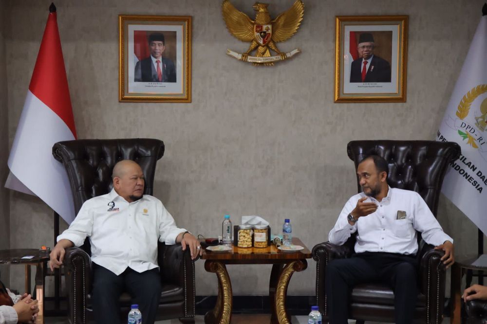 Ketua DPD RI AA LaNyalla Mahmud Mattalitti saat menerima audiensi pengurus MER-C