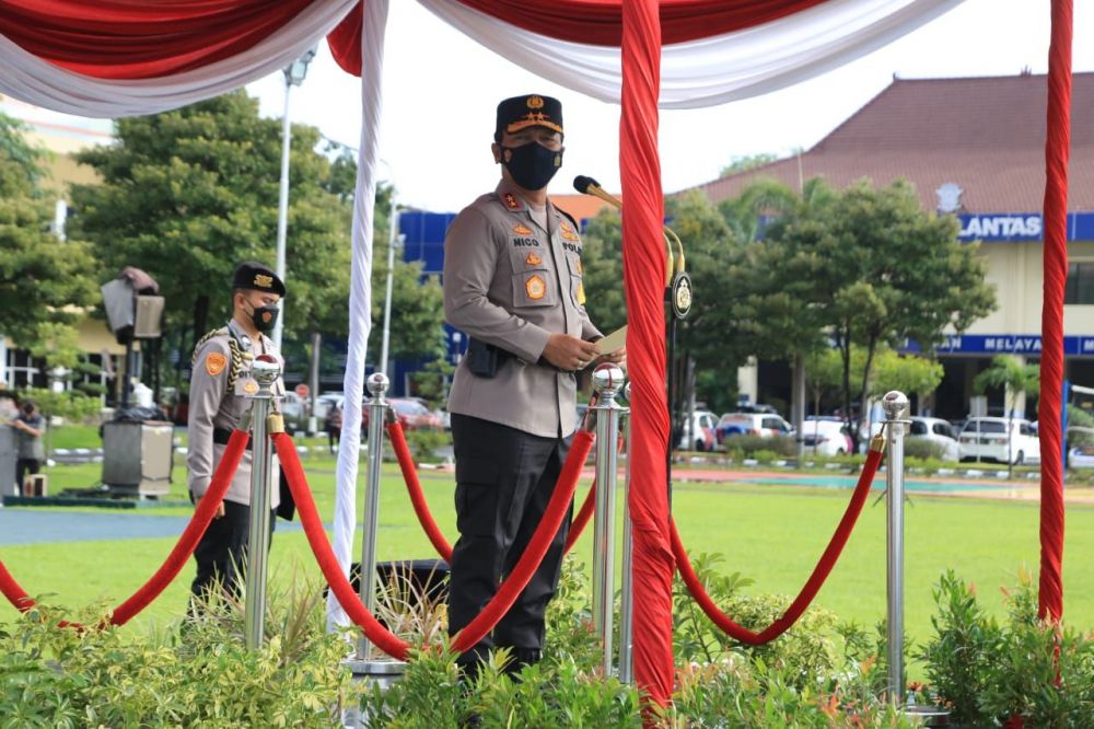 Kapolda Jatim Irjen Pol Dr Nico Afinta saat memberikan sambutan 