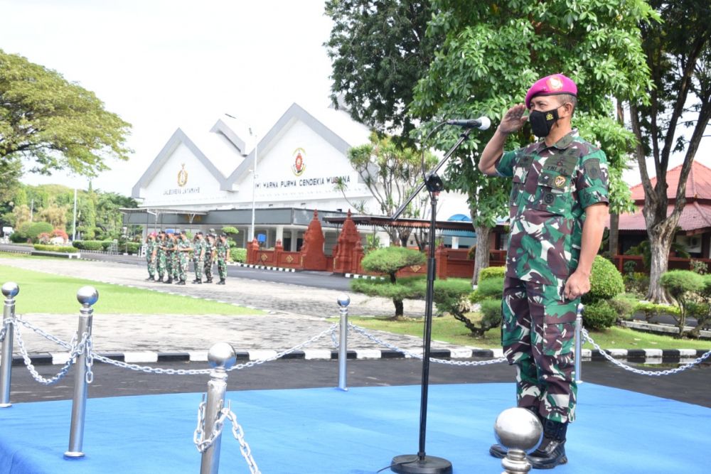 Dirlat Kodiklatal Brigjen TNI (Mar) Widodo saat upacara