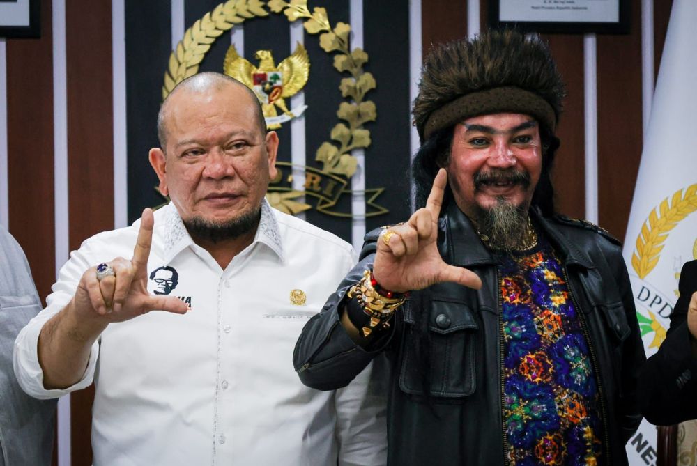 Ketua DPD RI AA LaNyalla Mahmud Mattalitti bersama Magician Master Limbad