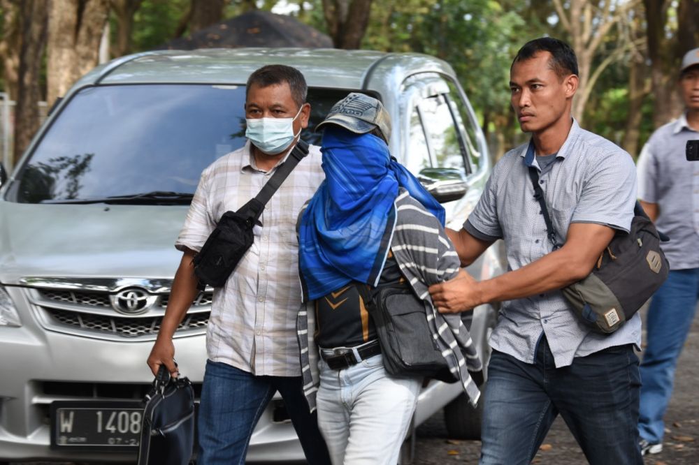 Personel intelijen musuh saat diamankan