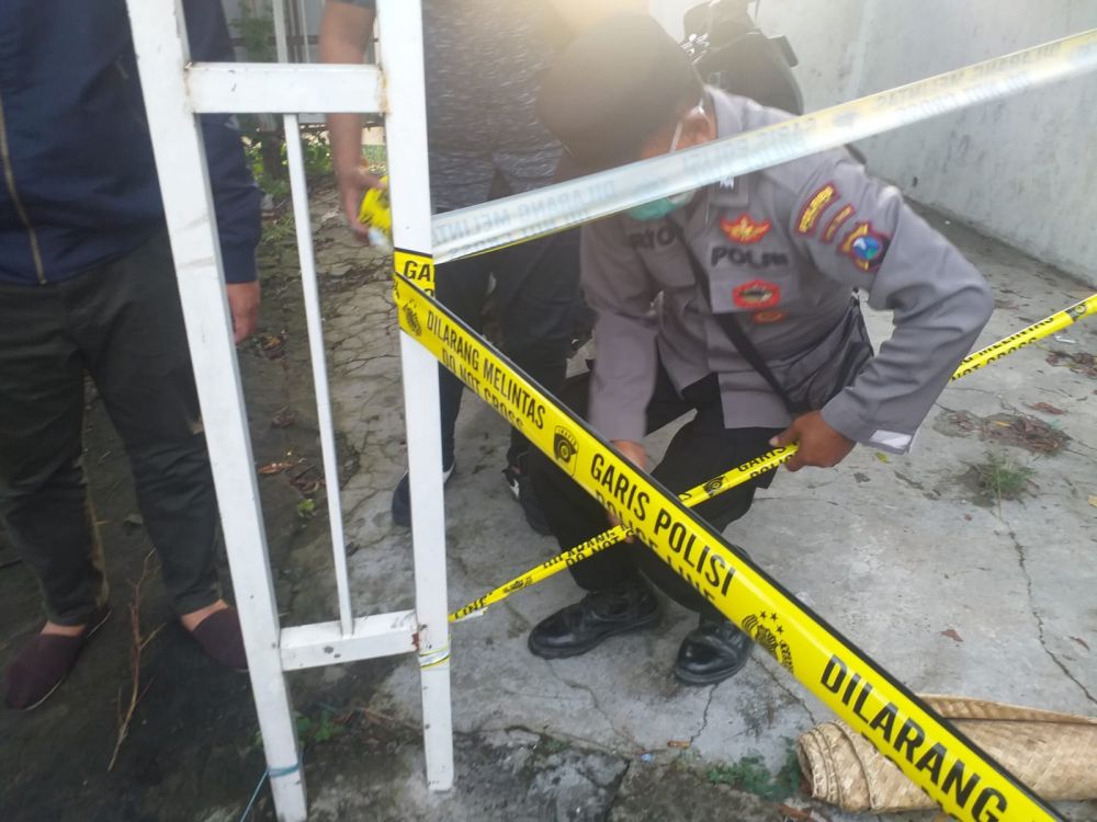 Garis Polisi Terpasang di Pesanggrahan Keramat Ki Ageng