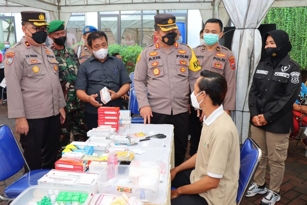 Kapolres Gresik AKBP Mochamad Nur Azis saat tinjau lokasi vaksin