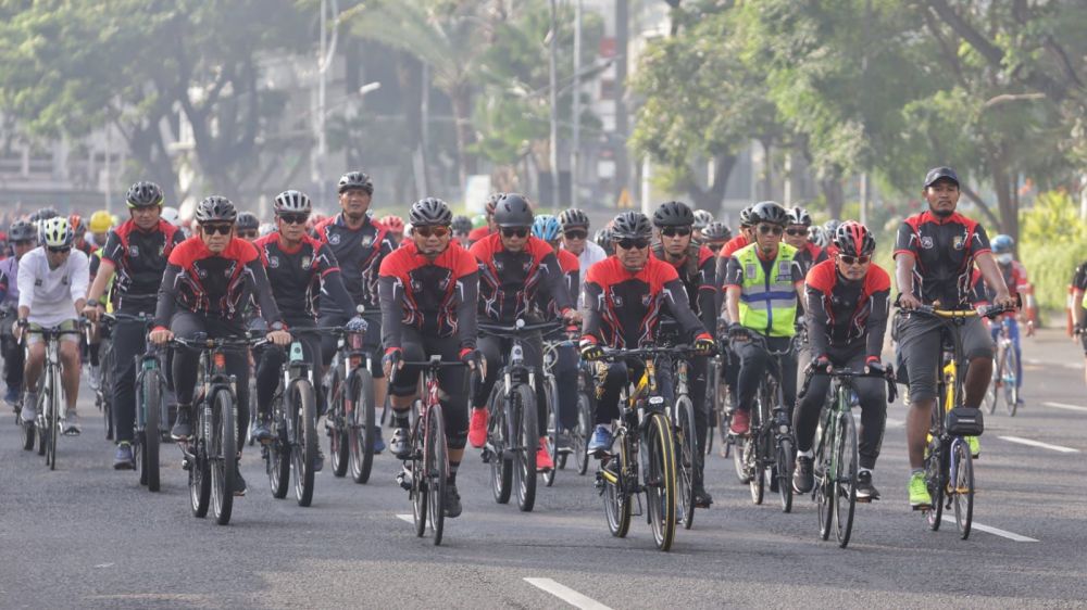 Polda Jatim gelar sepeda gembira di HUT Bhayangkara ke-76