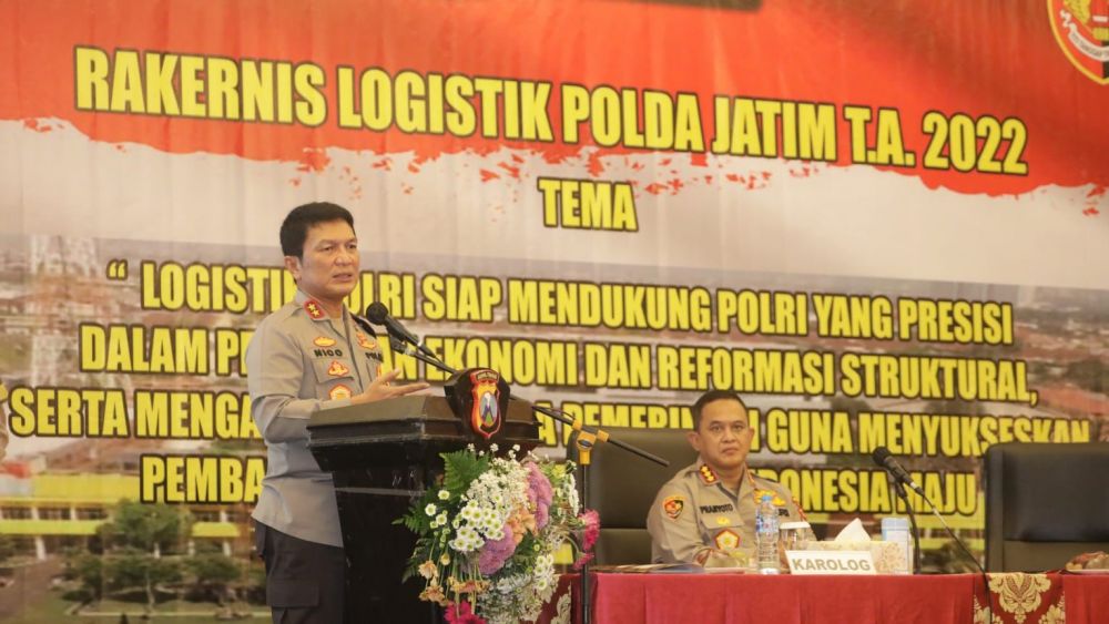 Kapolda Jatim Irjen Pol Dr Nico Afinta saat memberikan sambutan 