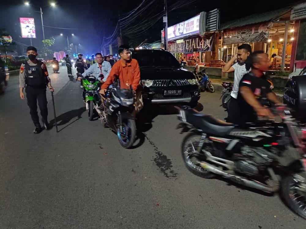Polres Jember bersama Kodim 0824 Jember lakukan razia motor balap liar
