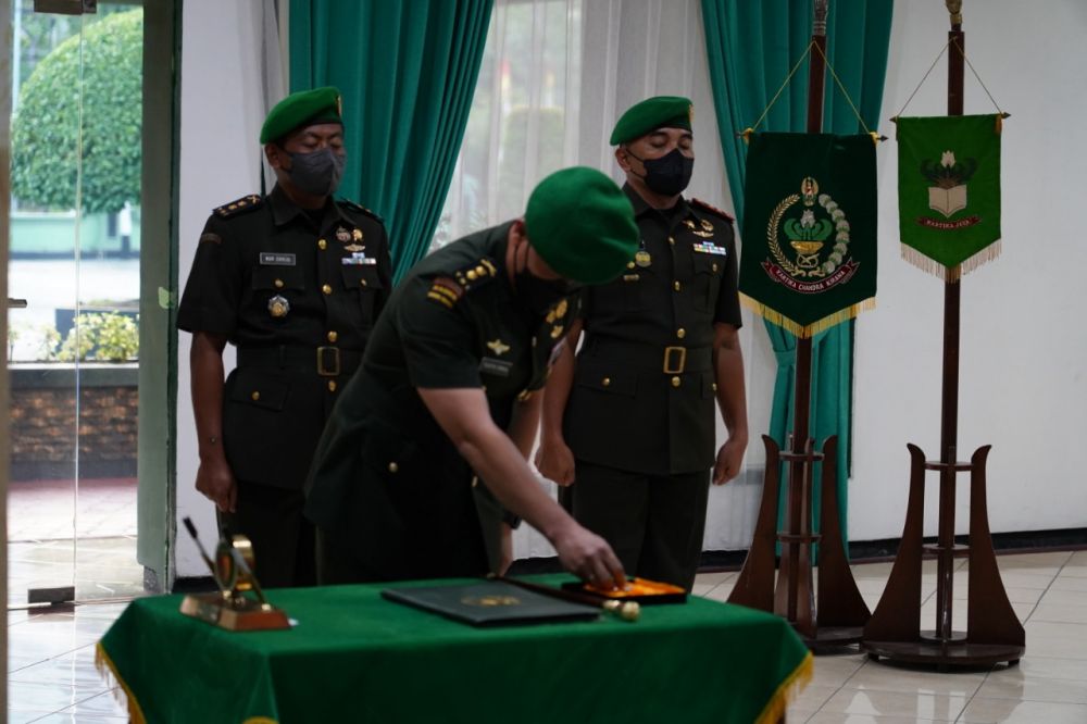 Korem 084/BJ lakukan Sertijab wilayah Dandim 0817 Gresik dan Dandim 0827 Sumenep